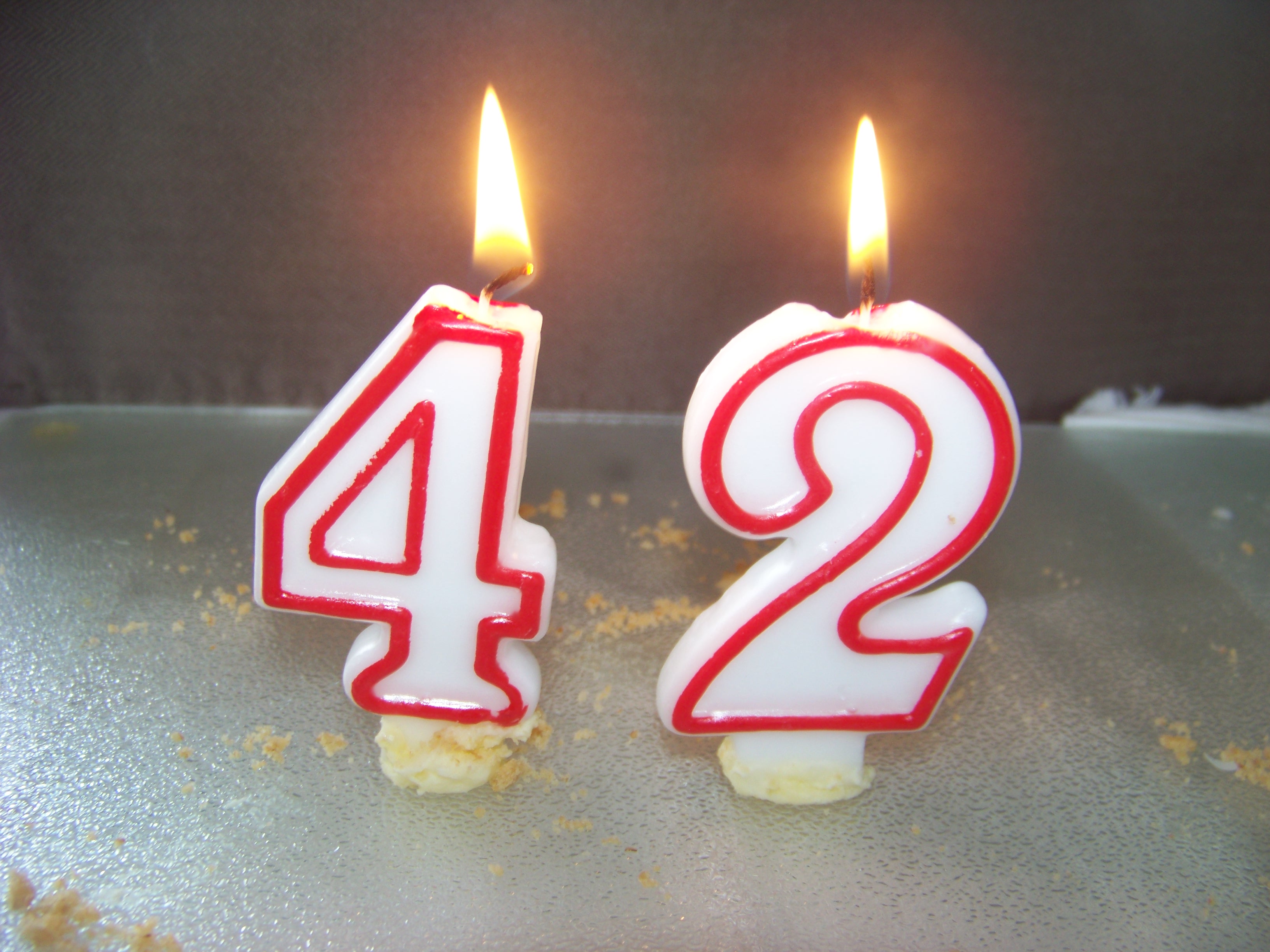 Поздравление 42 года мужчине. 42 Года день рождения. Открытка 42 года день рождения. Торт на день рождения 42 года. Поздравления с днём рождения 42 года.